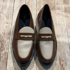 Cole Haan Pinch marine classic loafer. 2-tone. 8